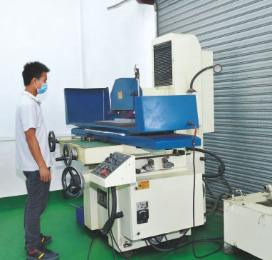 CNC Wire Cutting Machine